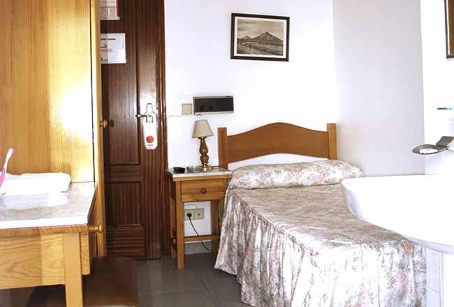 Hostal 3 De Noviembre Hotel Palencia Luaran gambar